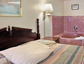 Super 8 By Wyndham Ruston Motel Oda fotoğraf